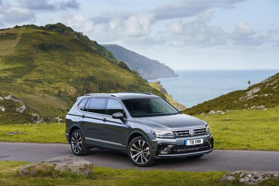  Volkswagen Tiguan Allspace R-Line 2018 года  (UK) (фото 16 из 40)